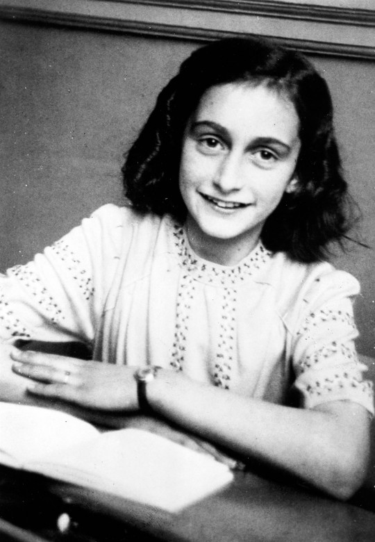 acte commemoratiu anne frank encamp