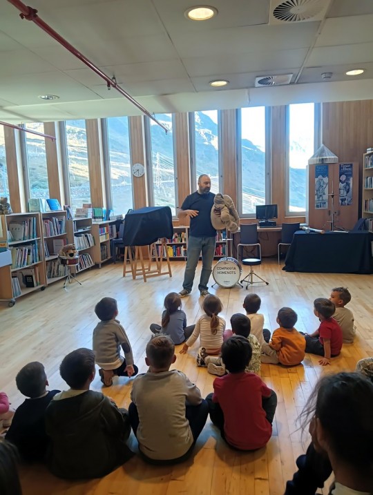 contacontes biblioteca pas de la casa bum