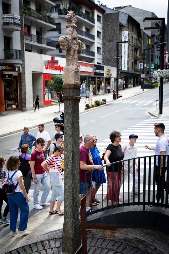Visitar l'eix comercial i el patrimoni d'Andorra la Vella és una experiència fantàstica 